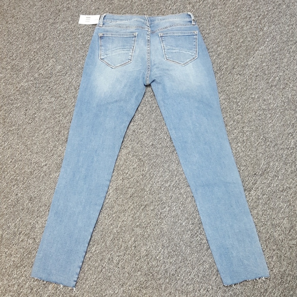 Driftwood JACKIE Embroidered Jeans NWT - Picture 3 of 3